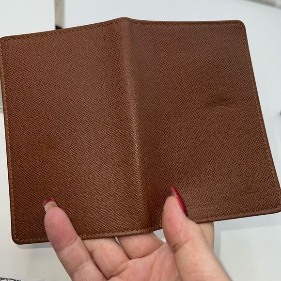 Louis Vuitton Porte 2 Cartes Vertical Brown Taiga Leather Card Case Holder - Picture 8 of 8